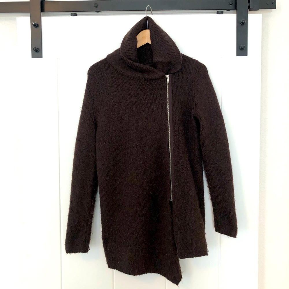 DIVIDED sweater